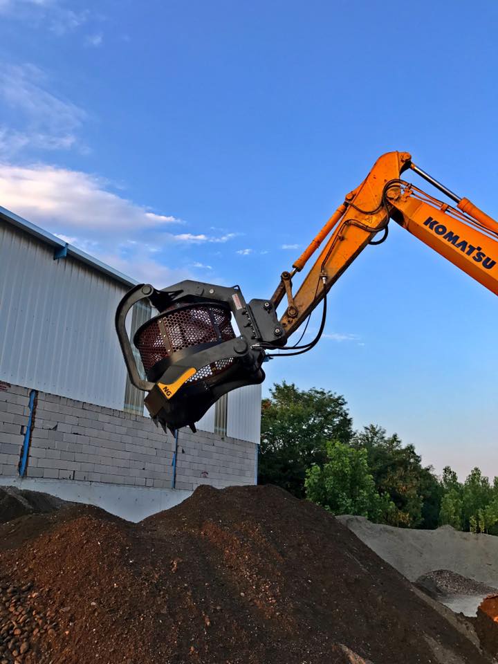 Excavator Screening Buckets – Precision Sorting and Material Separation
