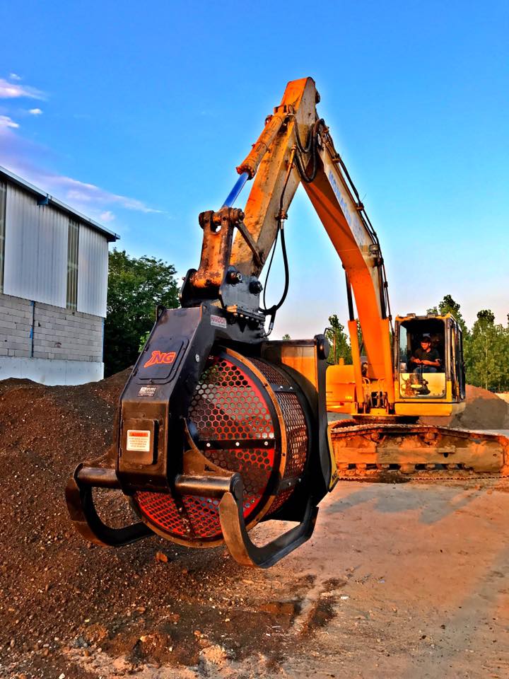 Excavator Screening Buckets – Precision Sorting and Material Separation