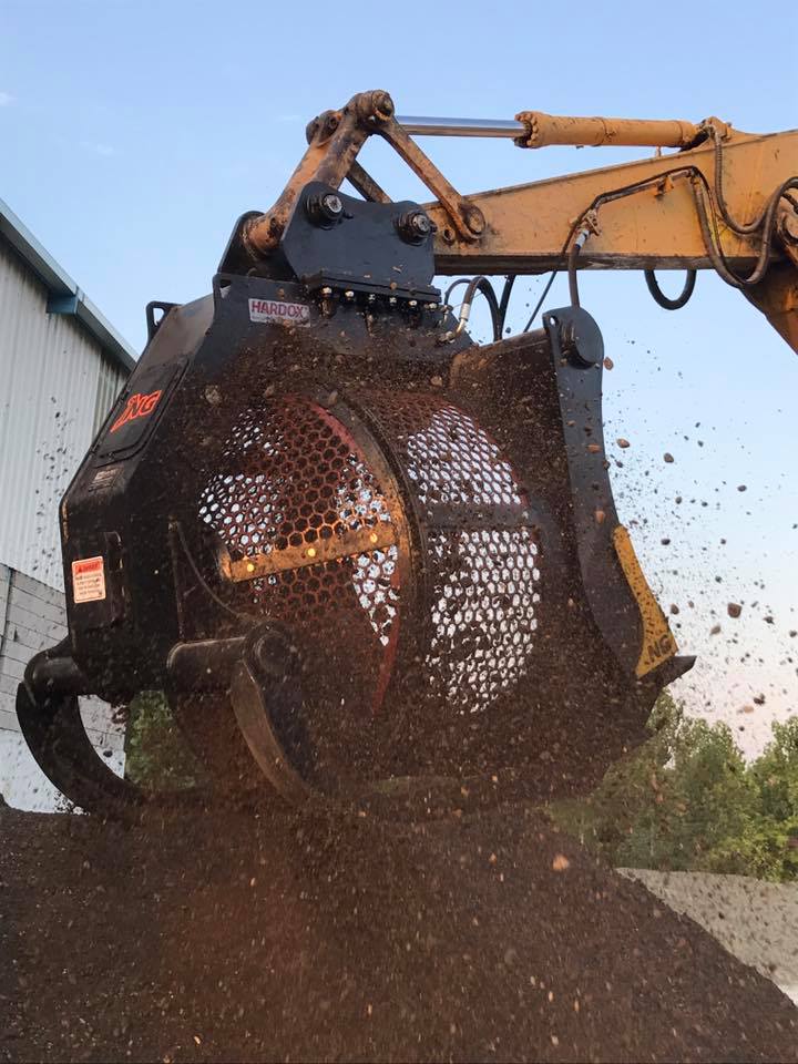Excavator Screening Buckets – Precision Sorting and Material Separation