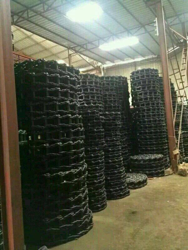 Track Chains For Excavators and Dozers
