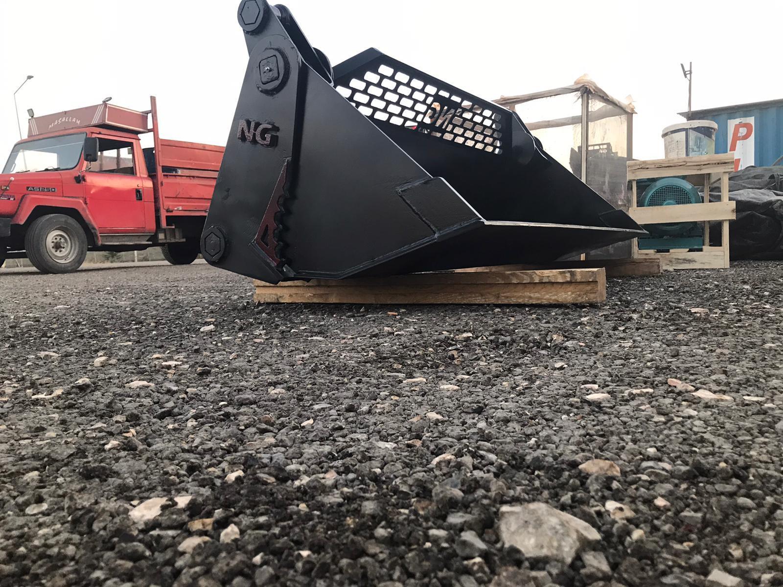 4 in 1 bucket For Backhoe Loader