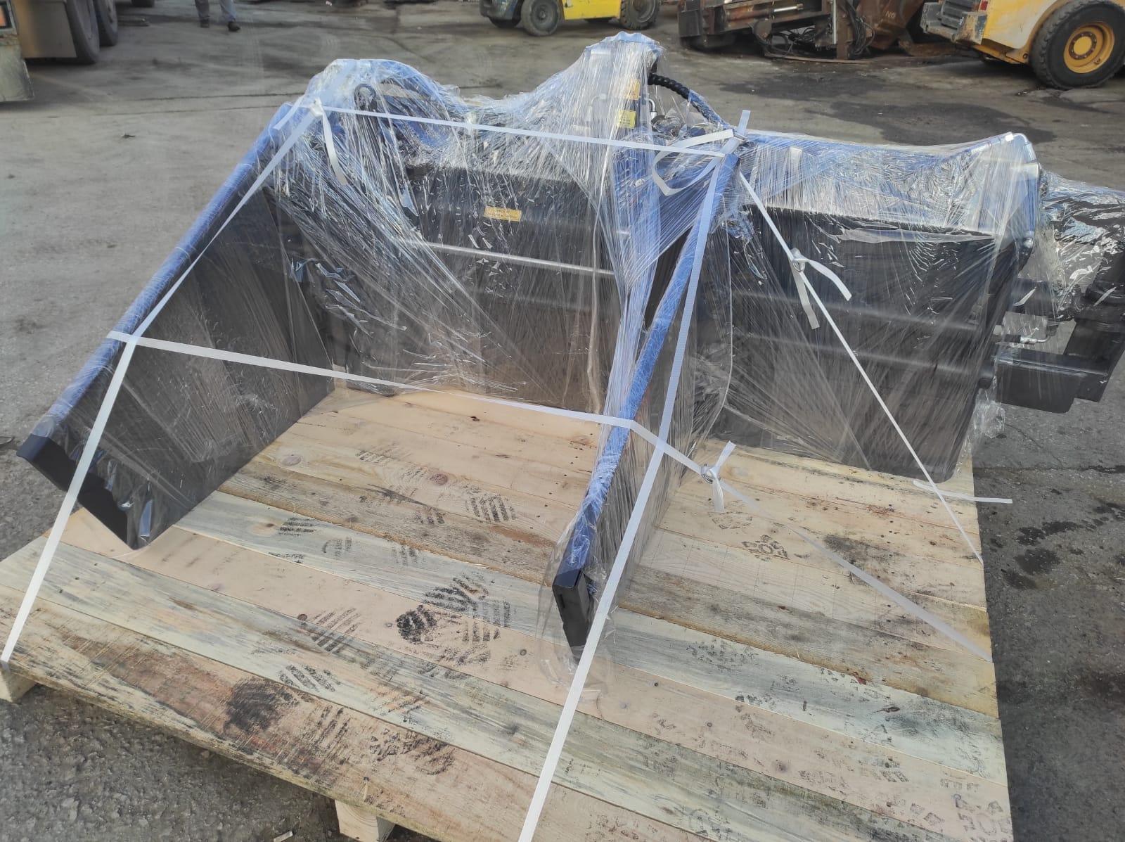 Hydraulic Asphalt Spreader for Skid Steer Loaders
