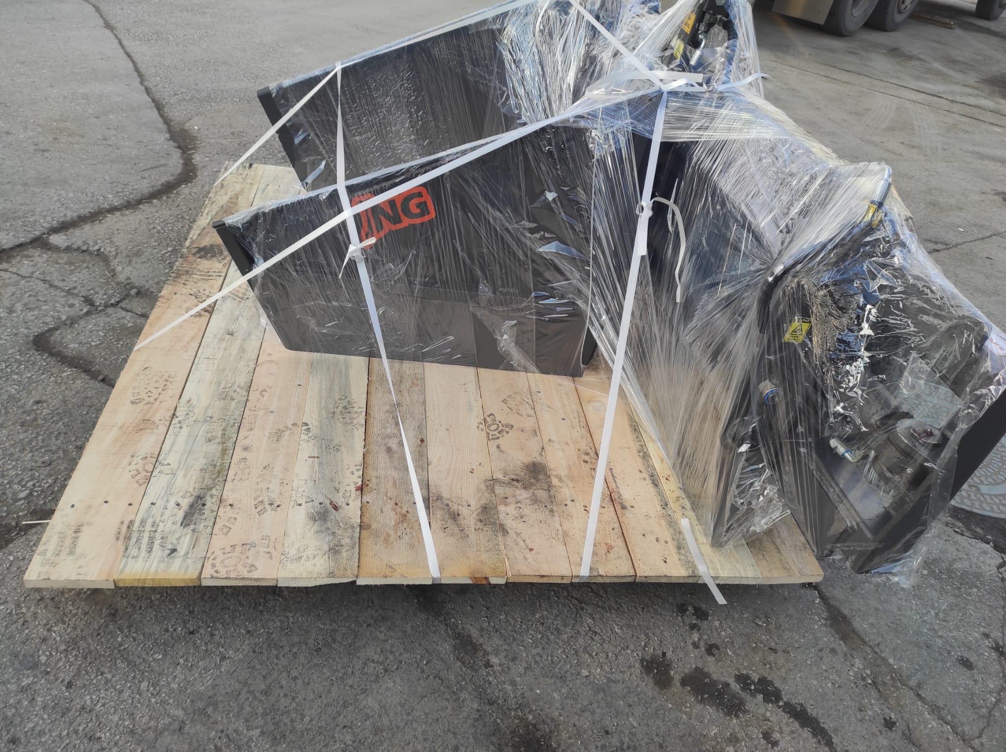 Hydraulic Asphalt Spreader for Skid Steer Loaders