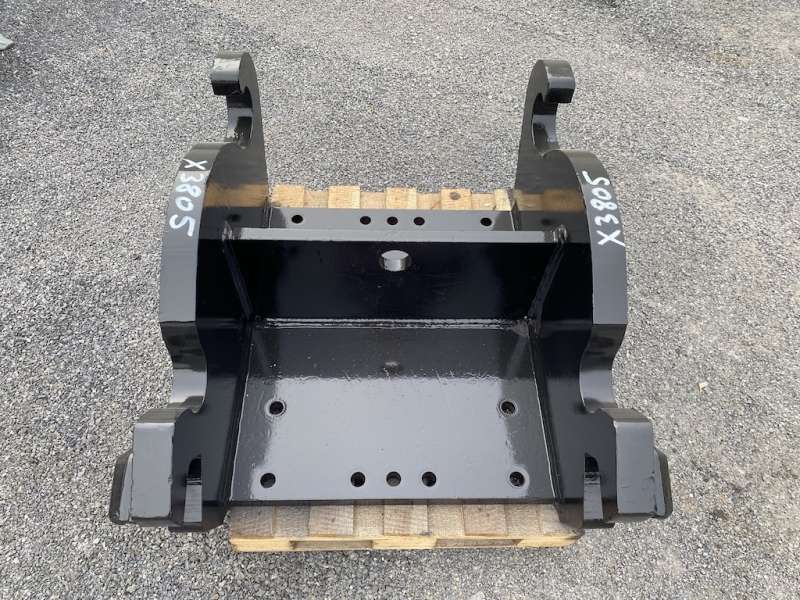 Excavator Adapter Plates for Lehnhoff, Liebherr, and OilQuick Systems
