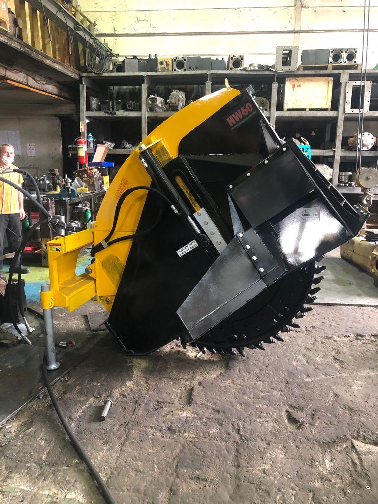 Trencher cu disc pentru săpat șanțuri în construcții
